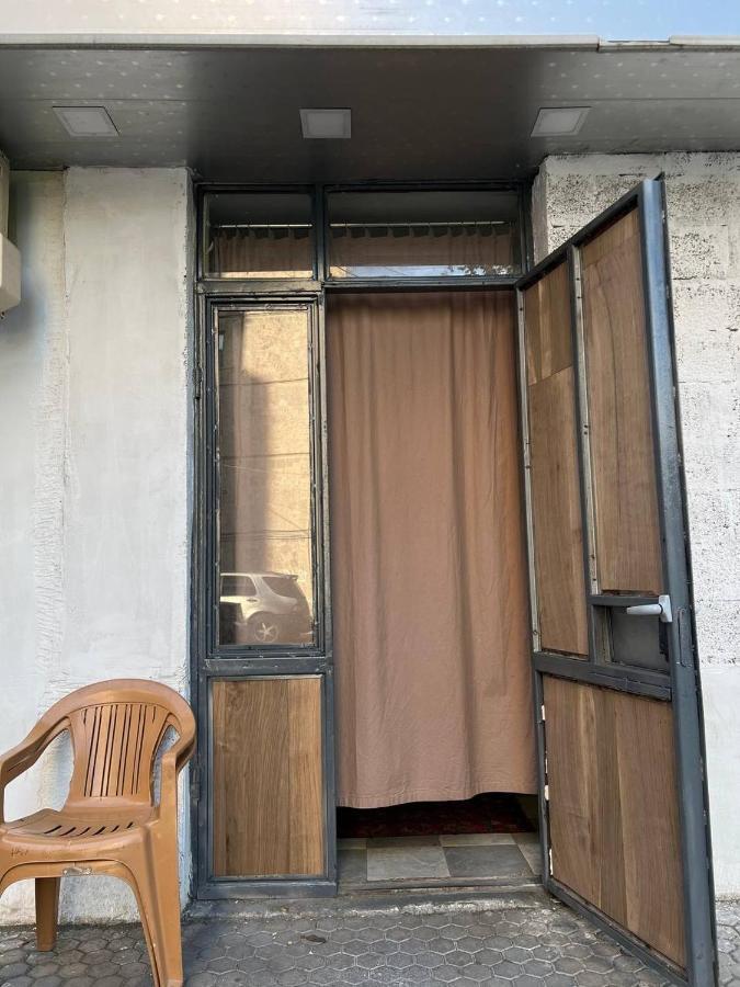Vahe'S Family Guest House Front Jerevan Buitenkant foto
