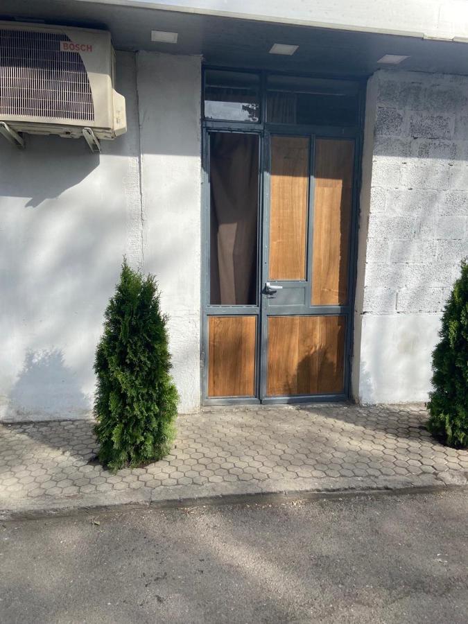 Vahe'S Family Guest House Front Jerevan Buitenkant foto