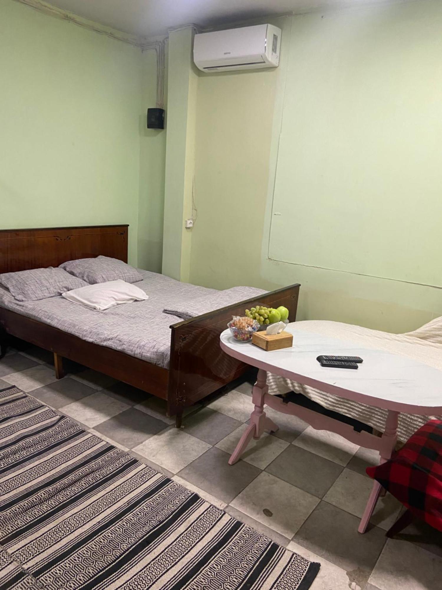 Vahe'S Family Guest House Front Jerevan Buitenkant foto